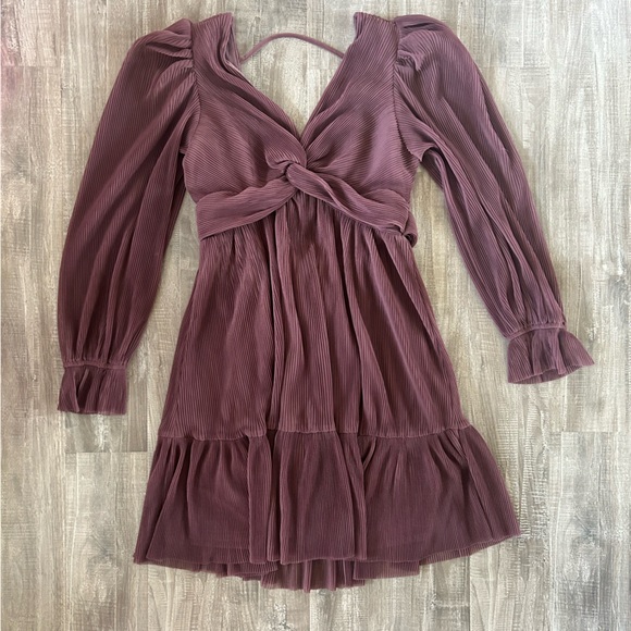 Listicle Dress - Picture 2 of 5